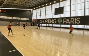 Match amical à Paris contre Sporting de Paris